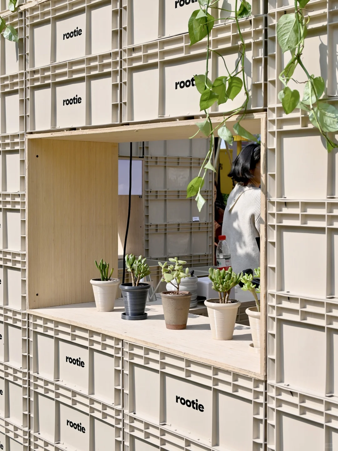 活动回顾｜用几百个箱子把展位堆起来了