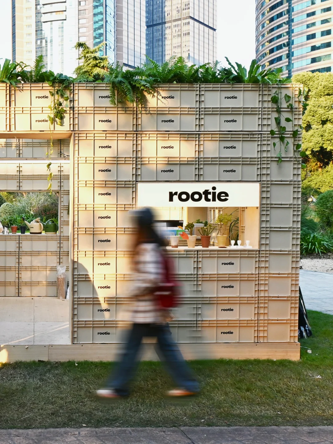 活动回顾｜用几百个箱子把展位堆起来了