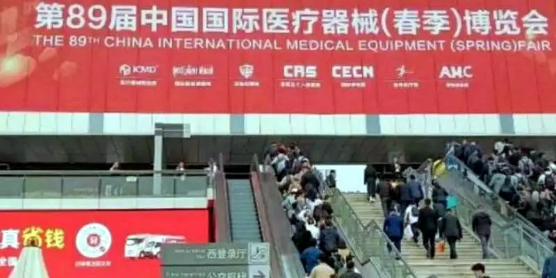 上海家具展会设计师：创意与技术的完美结合