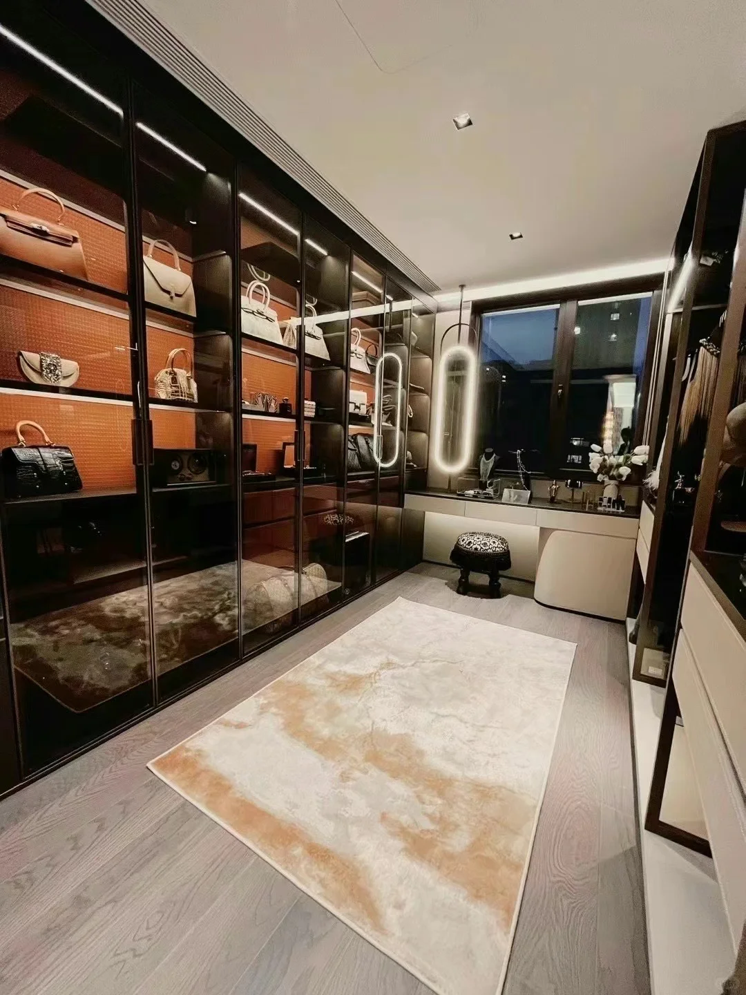 会展改善大平层 180平 一梯一户 现房