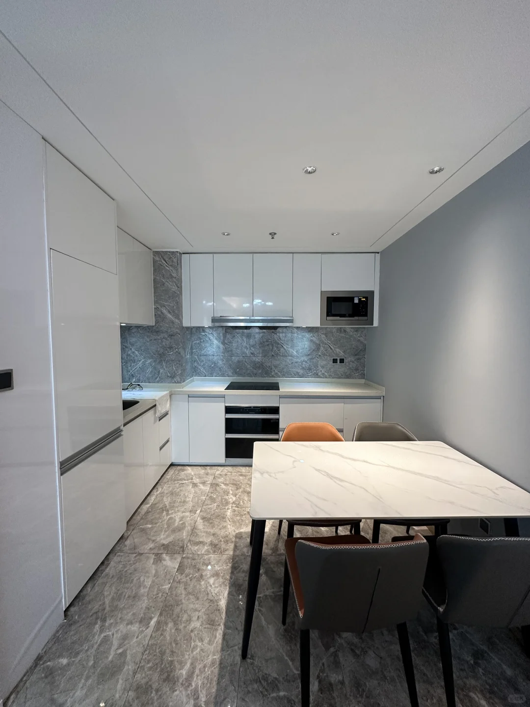 稀缺户型 | 深圳宝安区会展湾中港85平两房