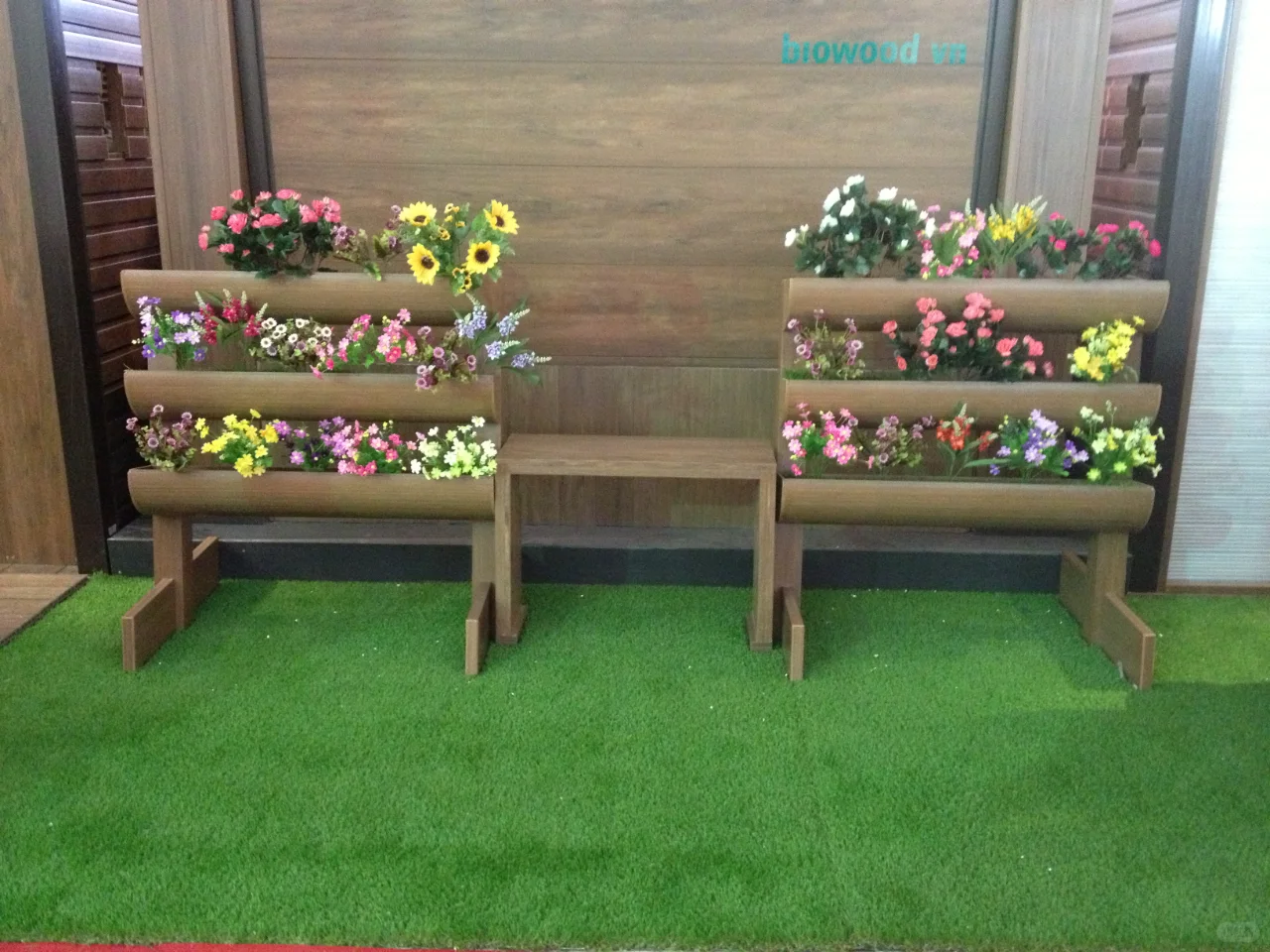 展会就因为用了人造草坪做为地铺忙死我了