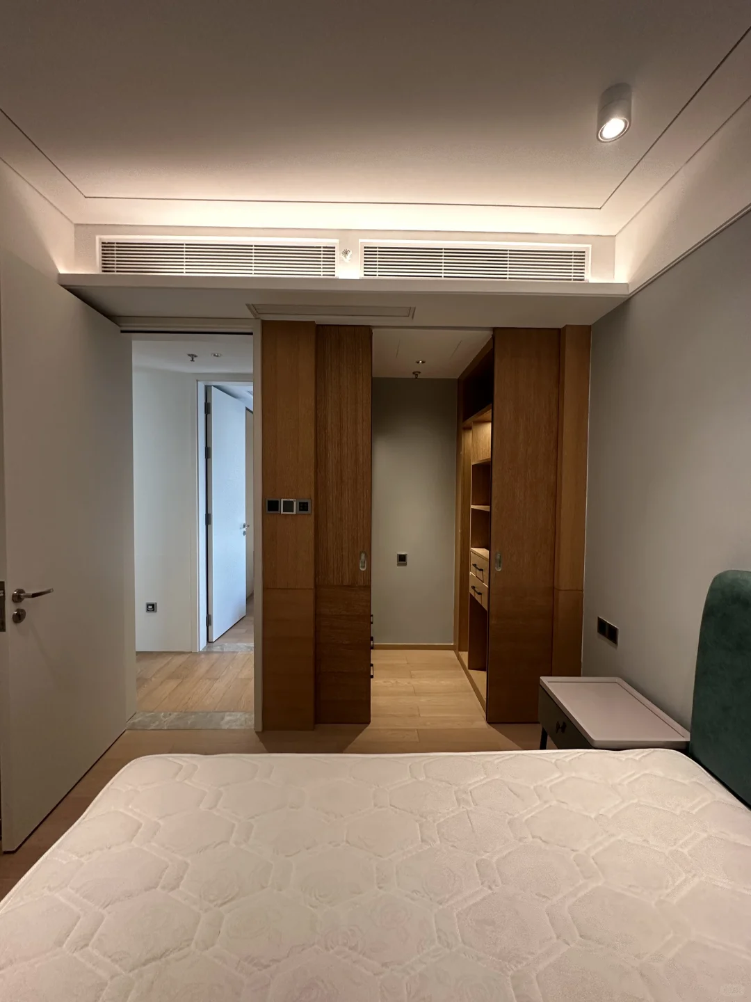 稀缺户型 | 深圳宝安区会展湾中港85平两房