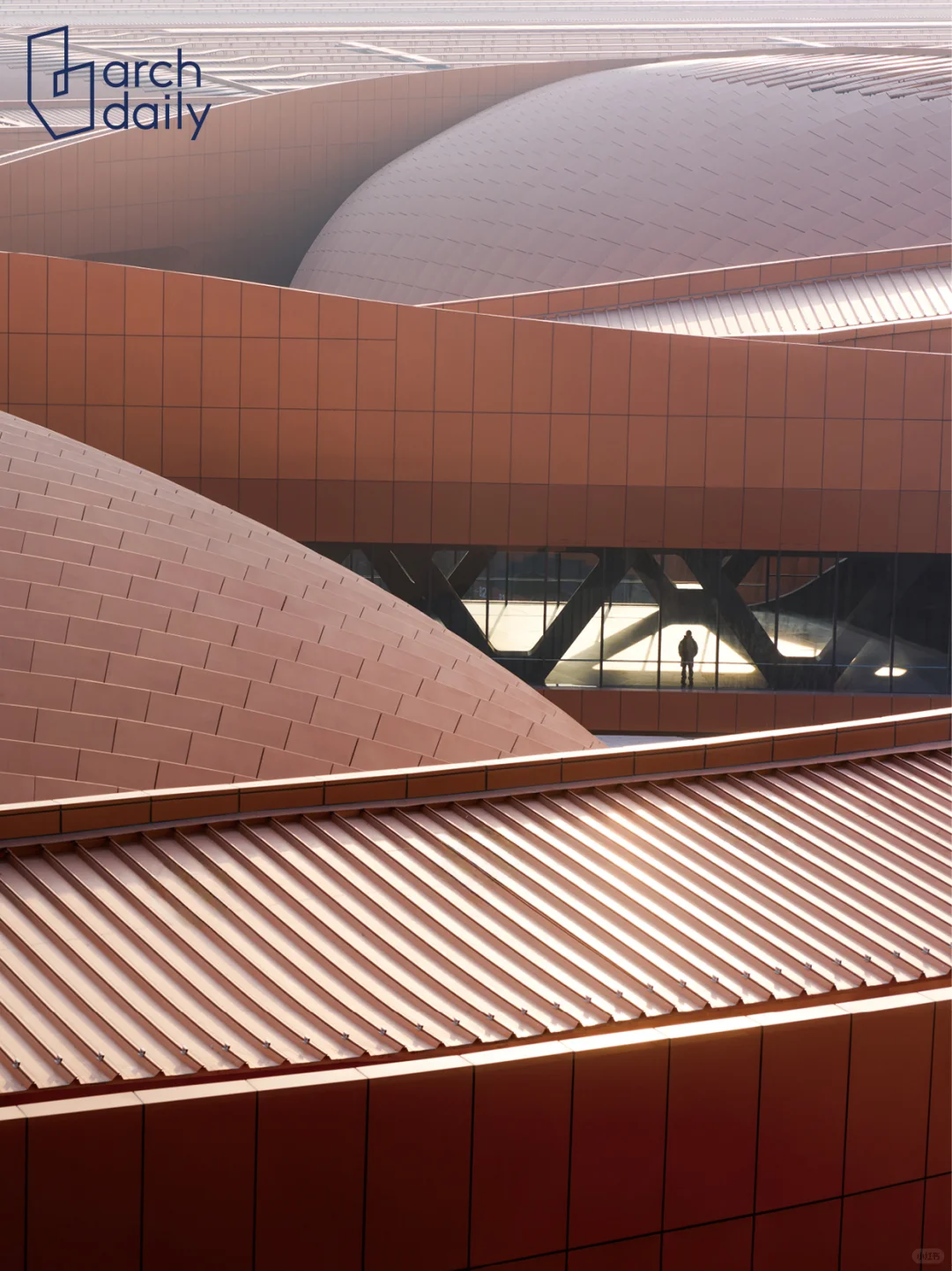 交织的紫金“丝带”?扎哈事务所新作首都国展