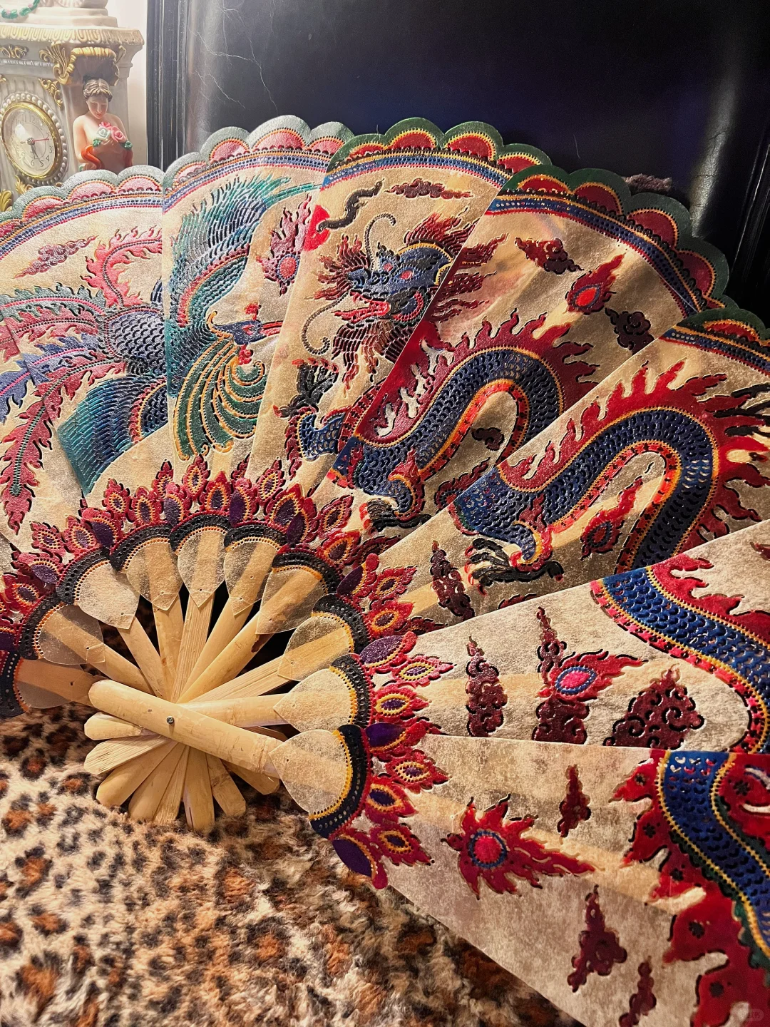 东盟博览会上淘的泰国水牛皮扇！