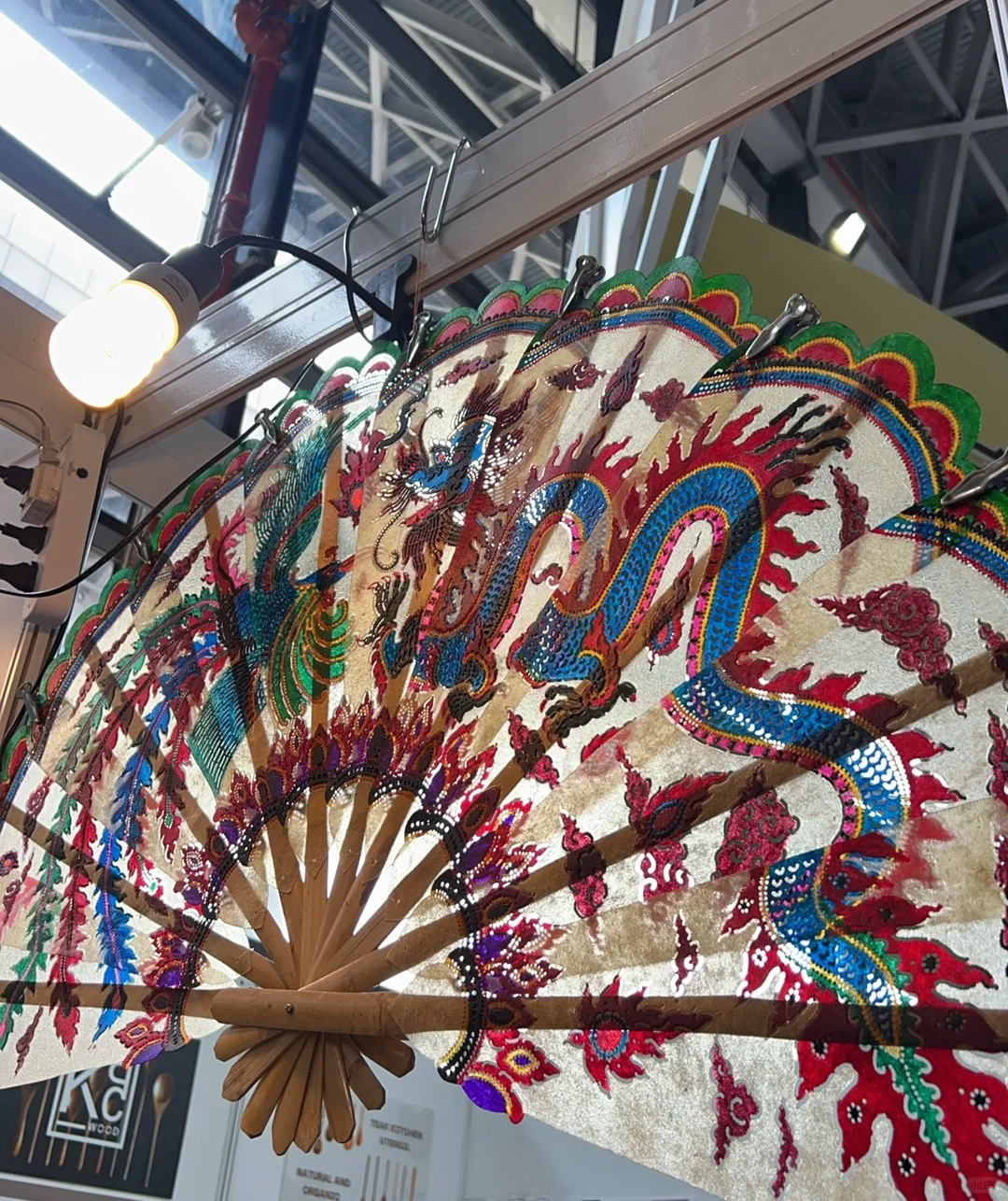 东盟博览会上淘的泰国水牛皮扇！