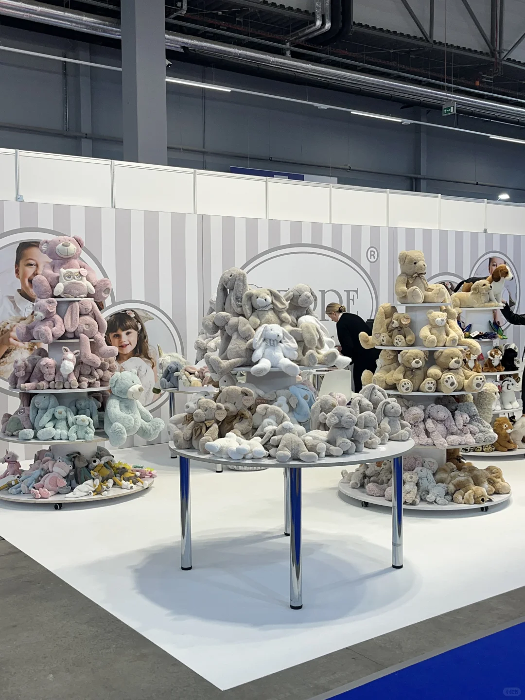 波兰展会在线～