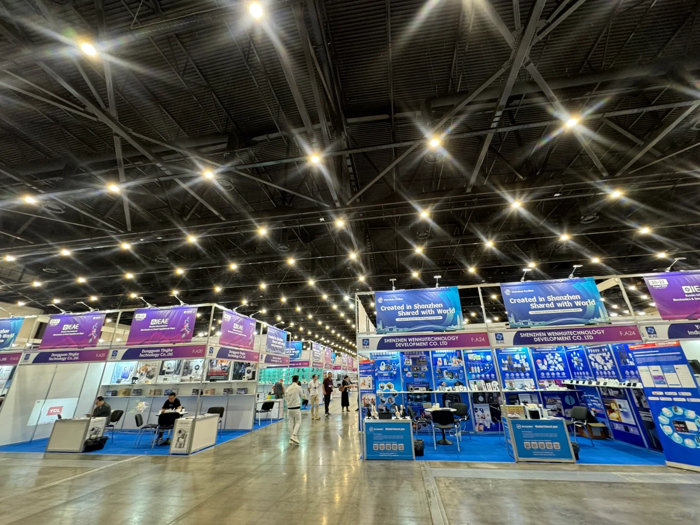 莫斯科翻译｜ 汽配展电子展两头跑?