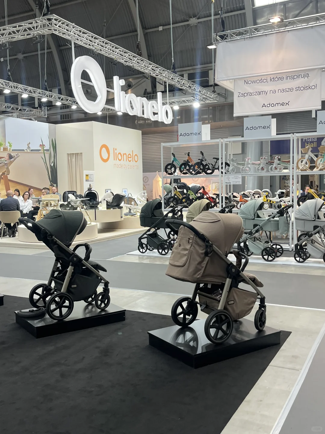 波兰展会在线～