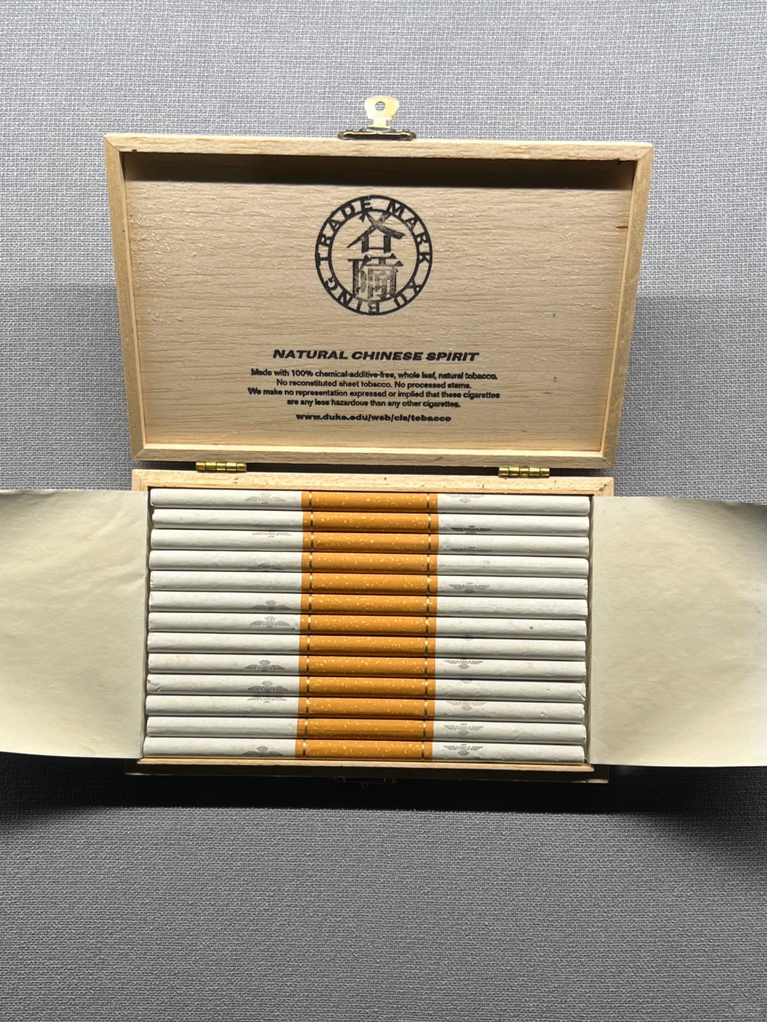 成都新展！近十万根香烟！！！好震撼……