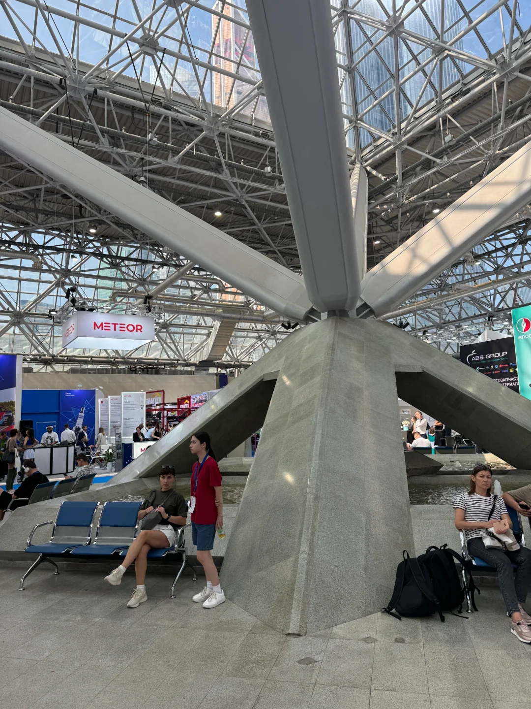 莫斯科翻译｜ 汽配展电子展两头跑?