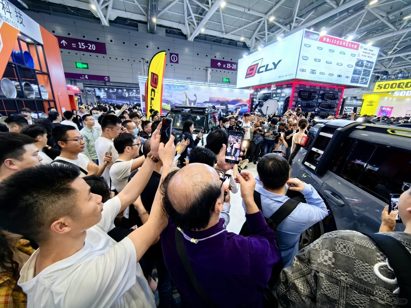 九州汽车生态博览会的模特们