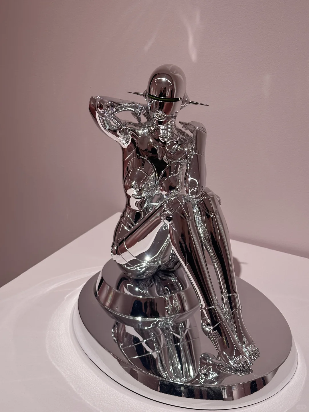 上海还是太超前了空山基展太炸裂了