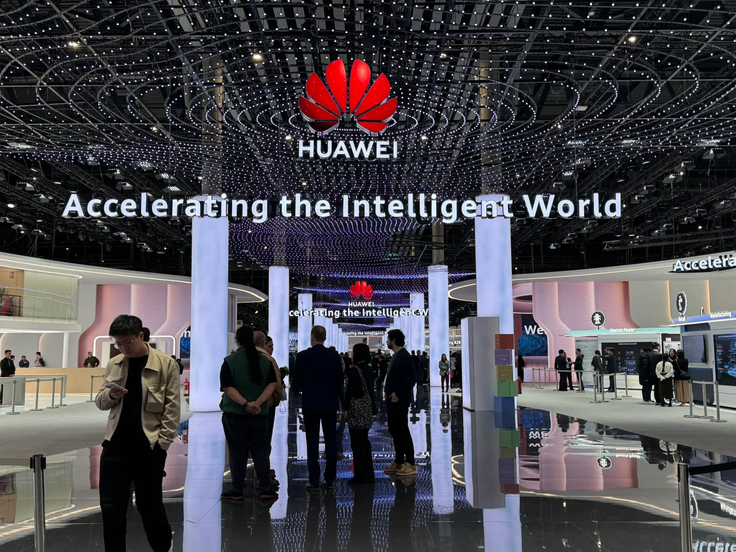 开展第一天，披星戴月打工人?‍?