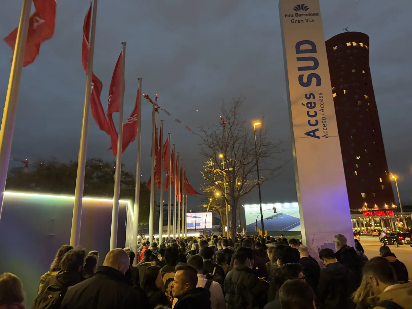 开展第一天，披星戴月打工人?‍?