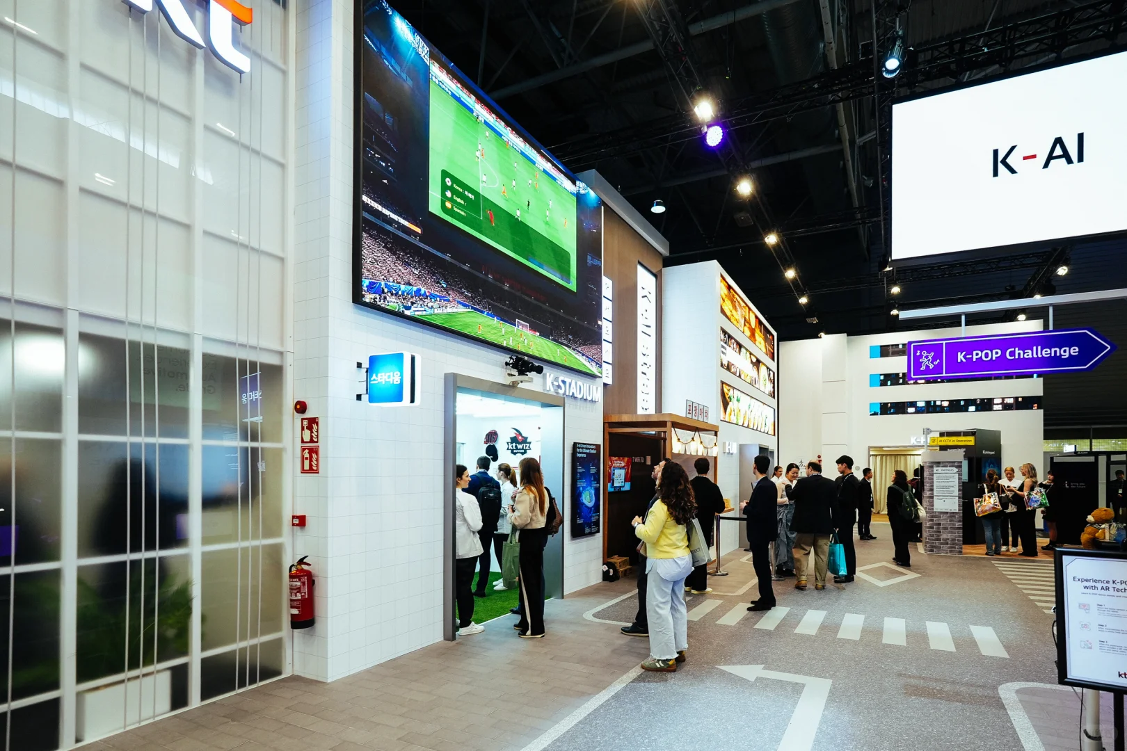 KT街头文化带来2025MWC不一样的回忆