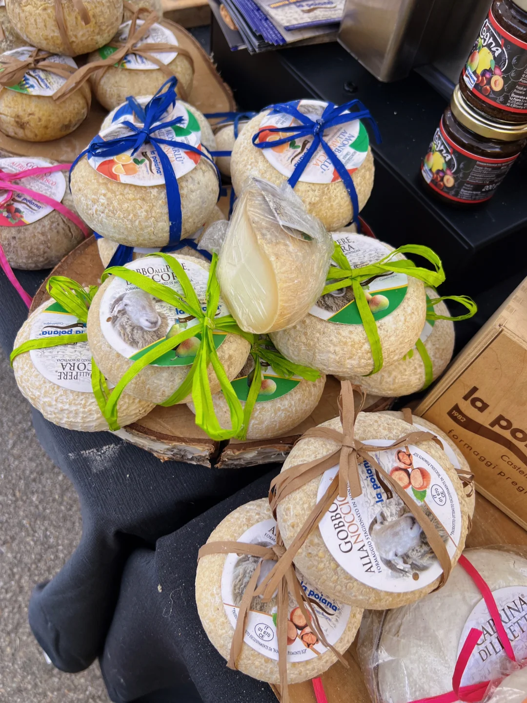 卡尔马尼奥拉??第561届春季博览会?(一)