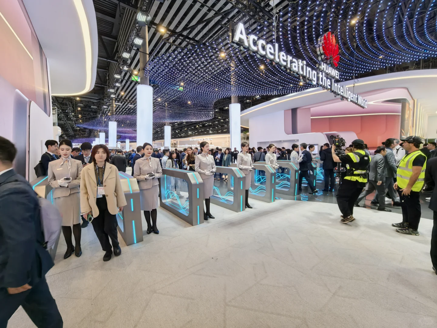 华为真是MWC 巴塞罗那 的王