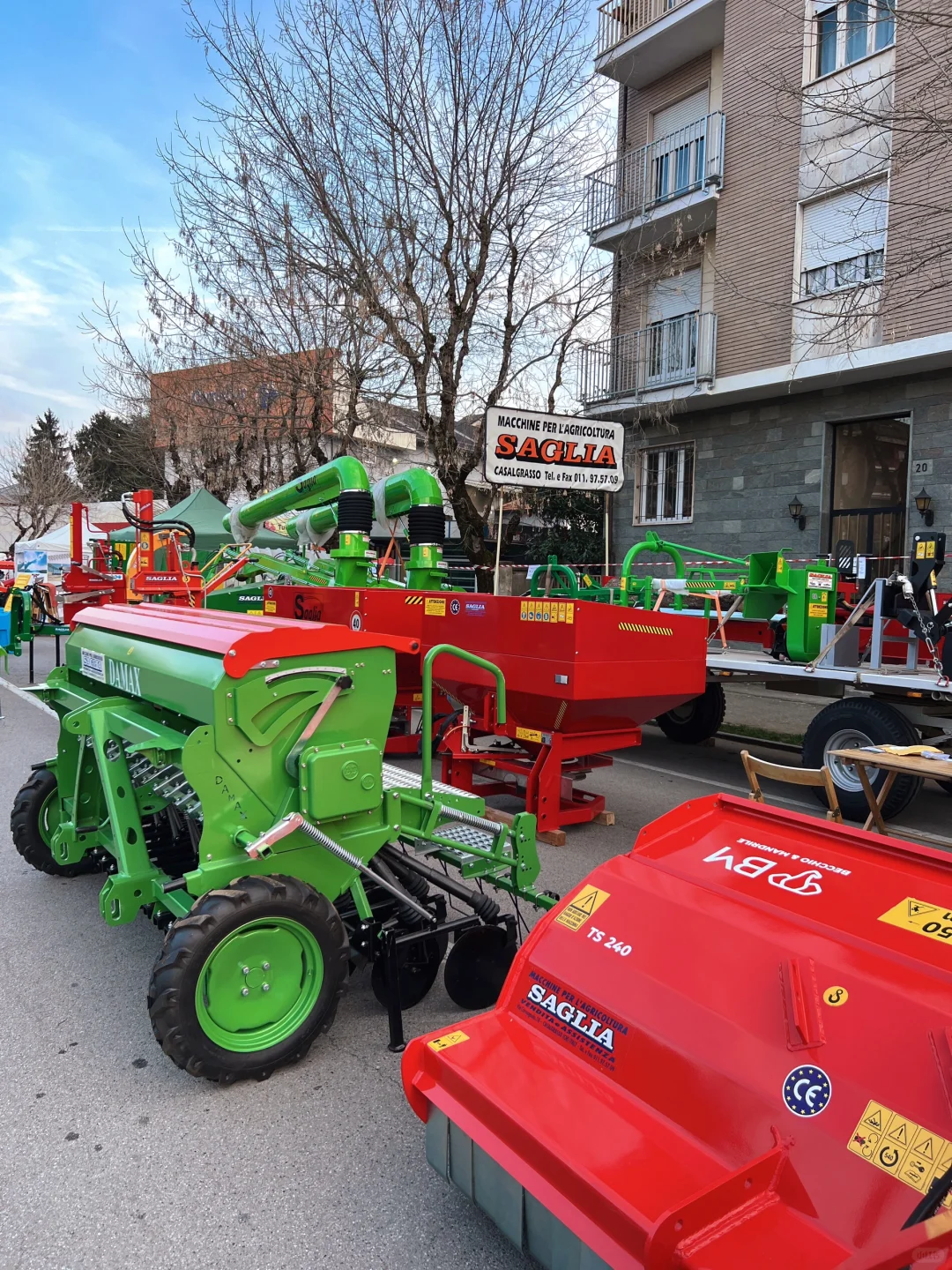 卡尔马尼奥拉??第561届春季博览会?(一)