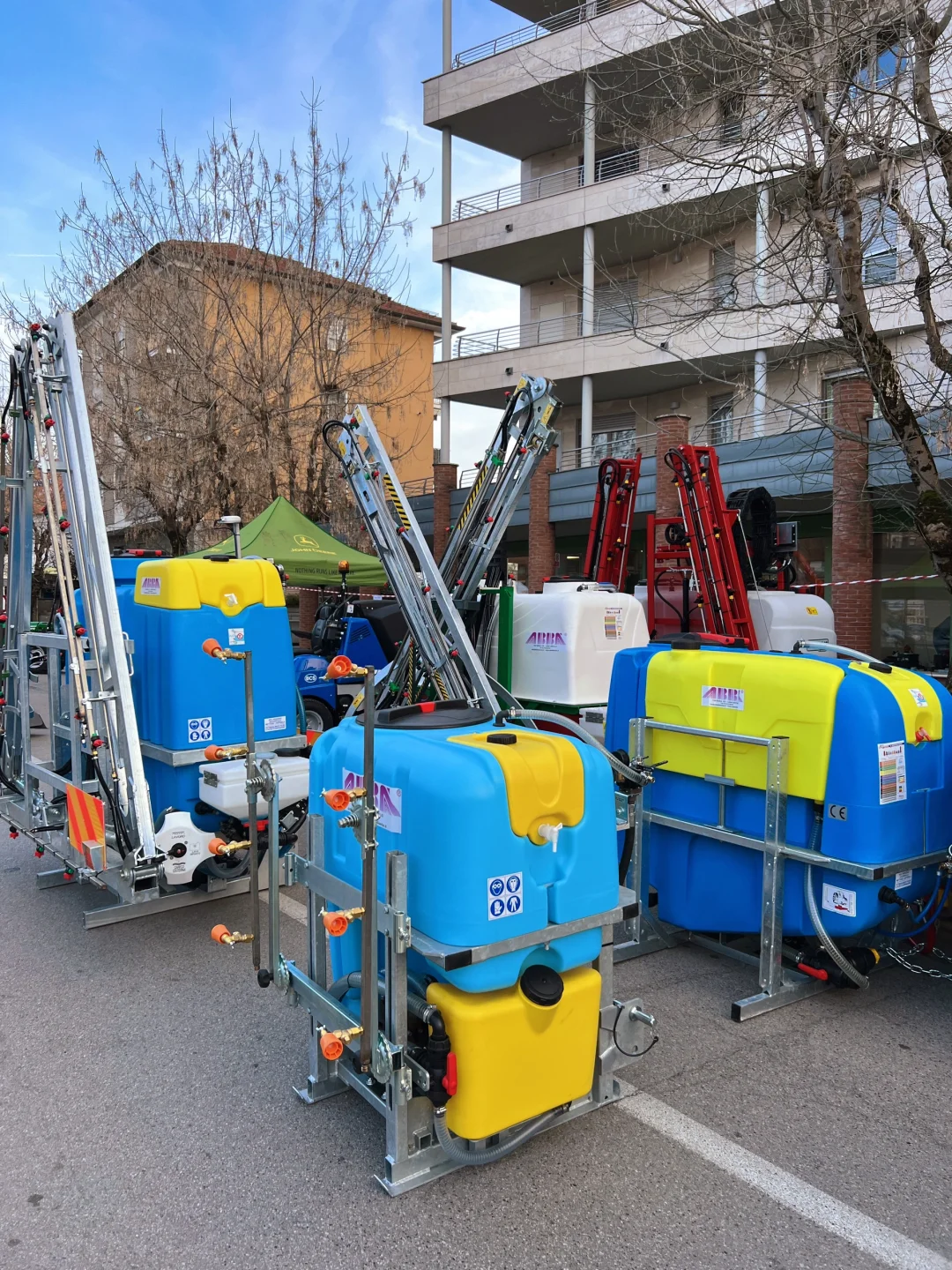 卡尔马尼奥拉??第561届春季博览会?(二)