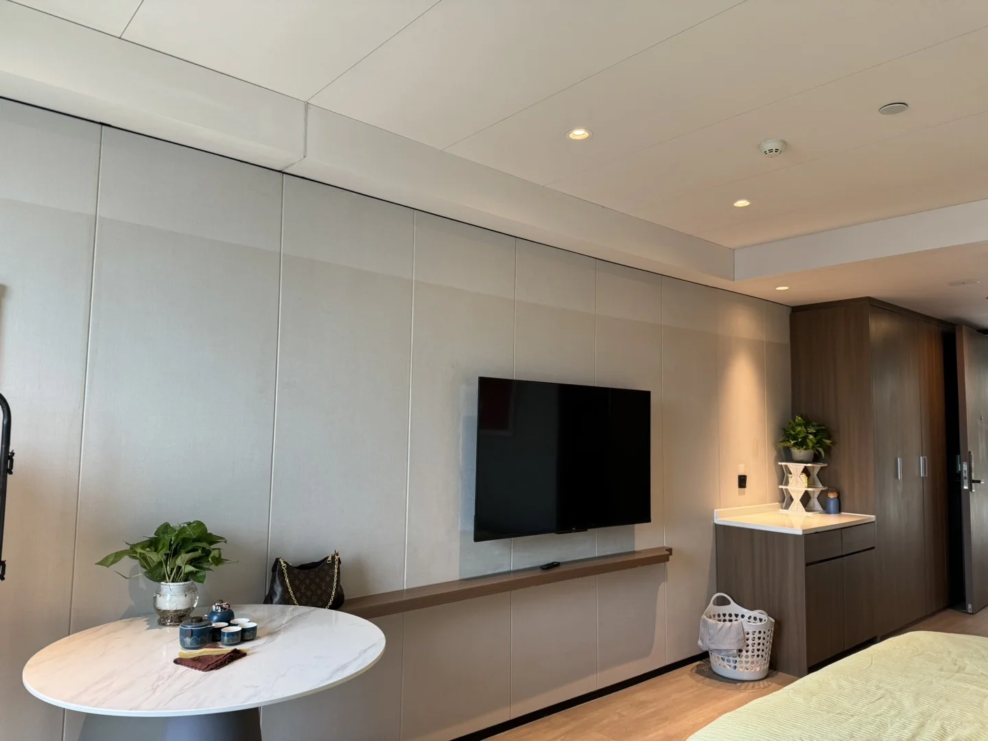 个人转租！！ 前海会展湾区酒店个人转租