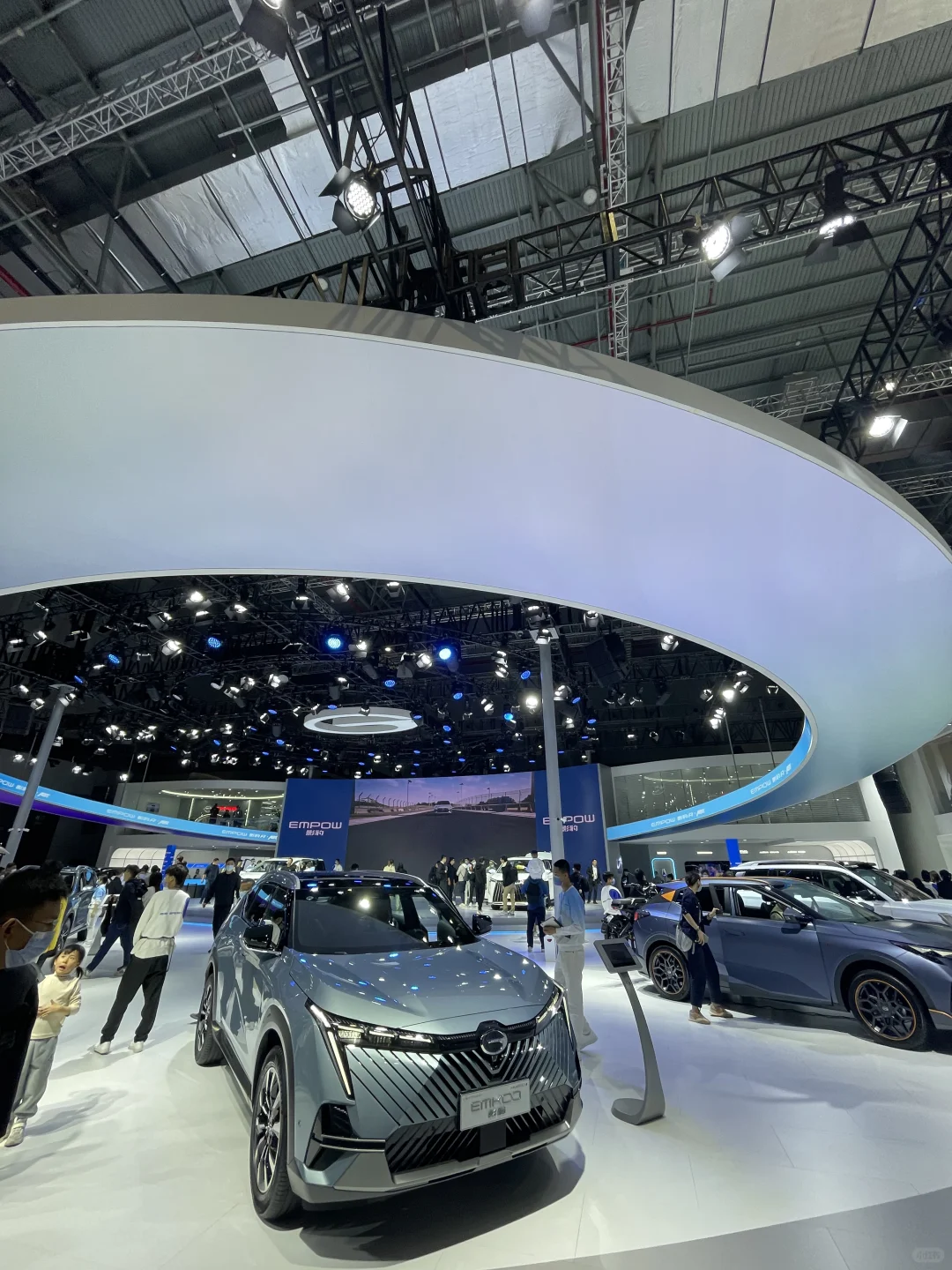 灯膜在车展中的应用