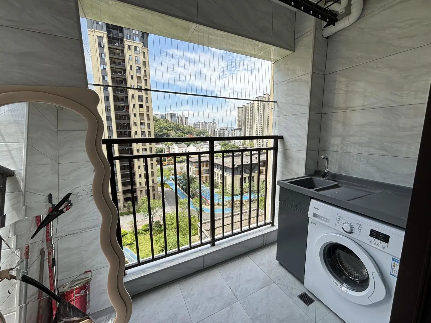 昆明官渡区滇池会展中心三室两卫出租2500