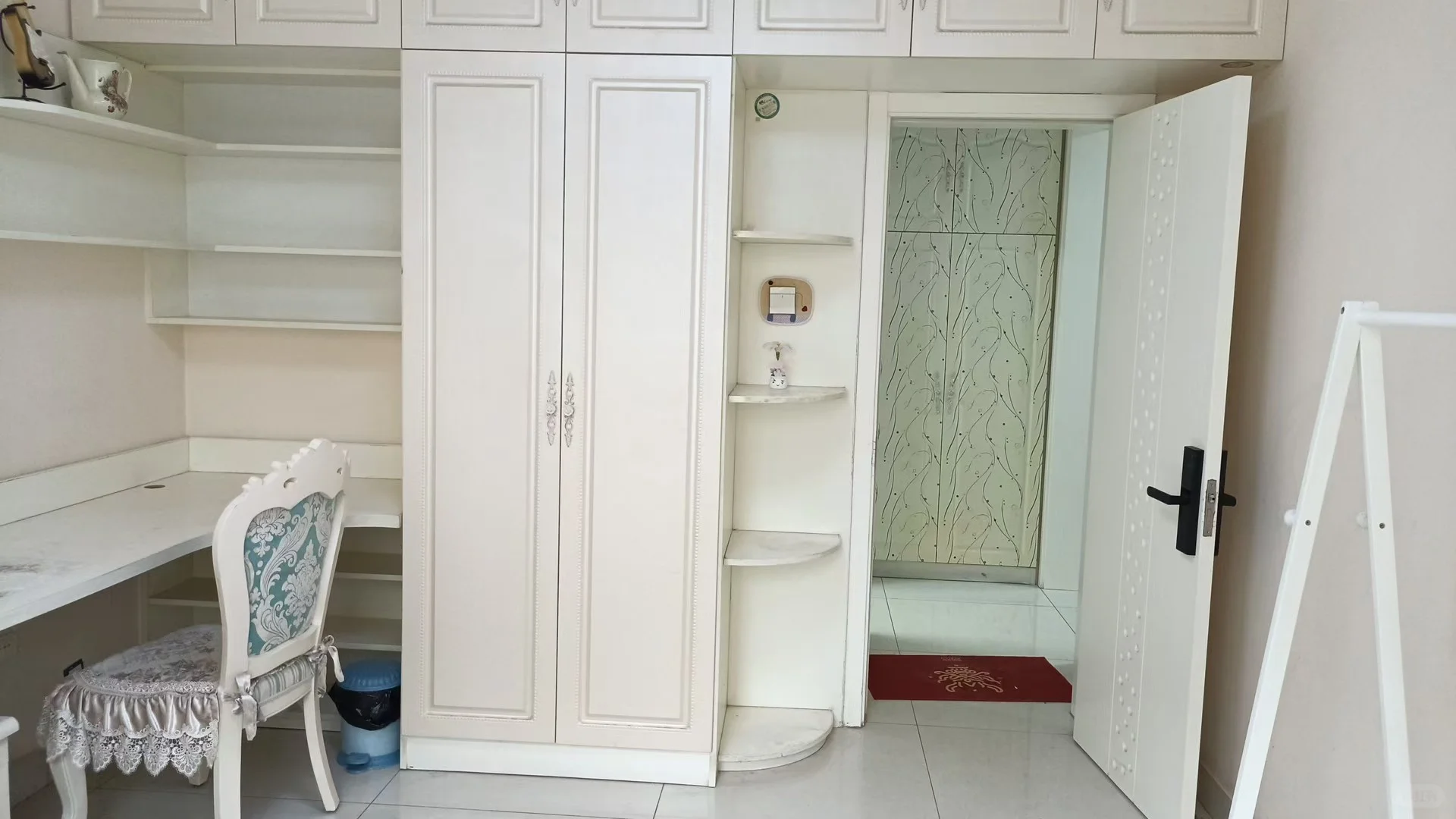 赛罕区会展中心讨号板高层