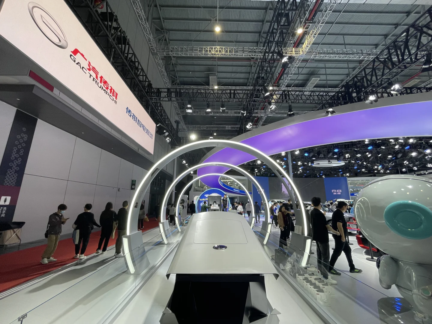 灯膜在车展中的应用