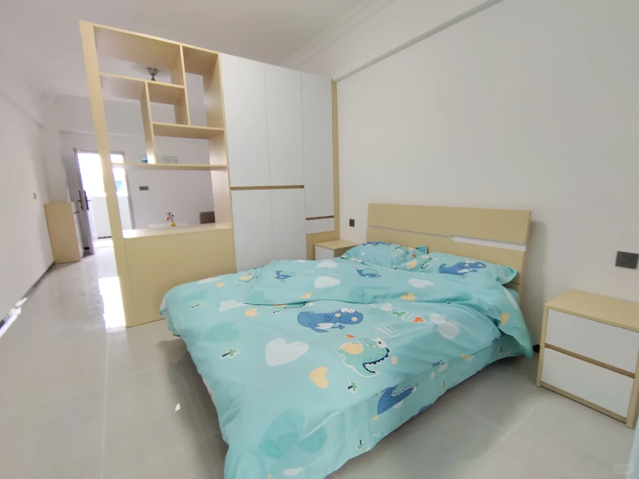 会展湾大单间，押一付一