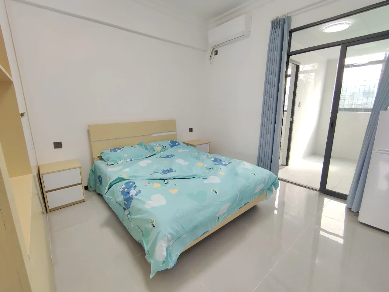 会展湾大单间，押一付一