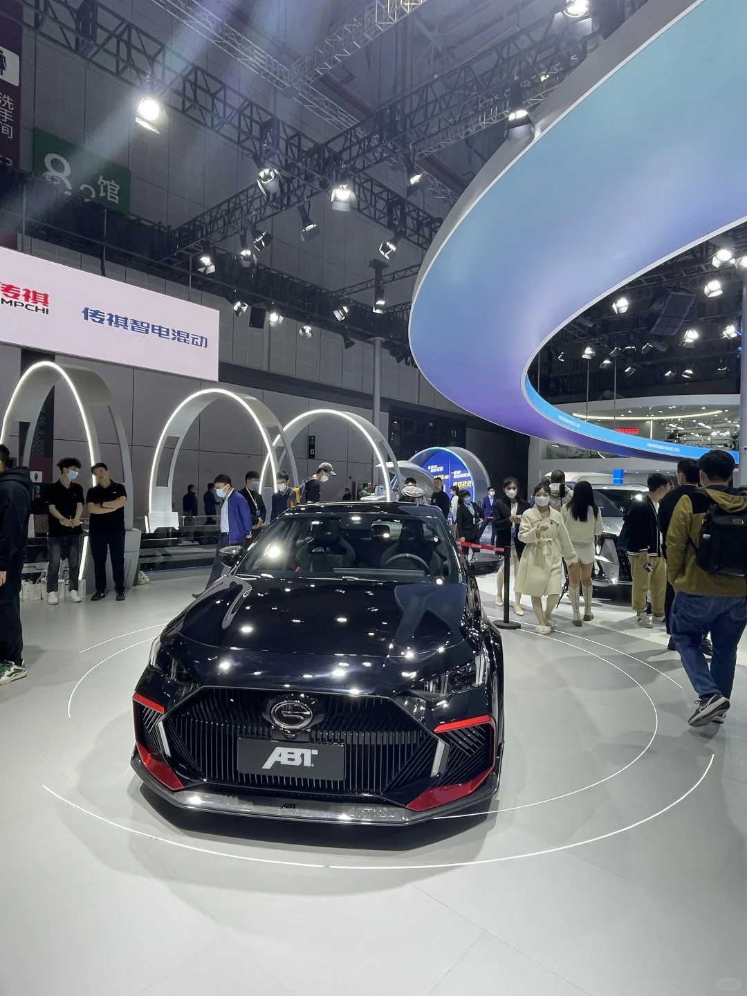 灯膜在车展中的应用