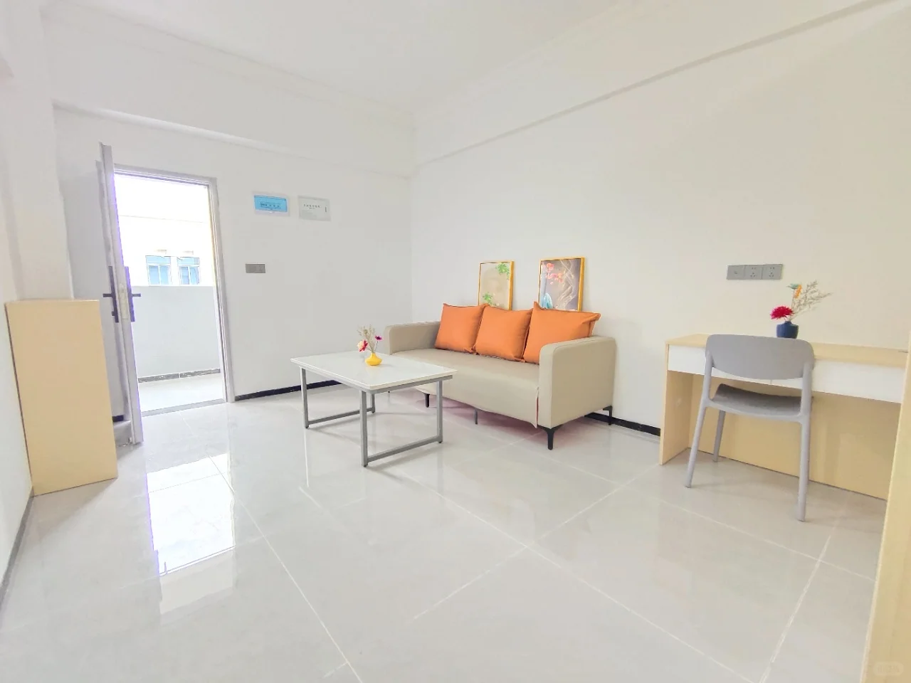 会展湾大单间，押一付一