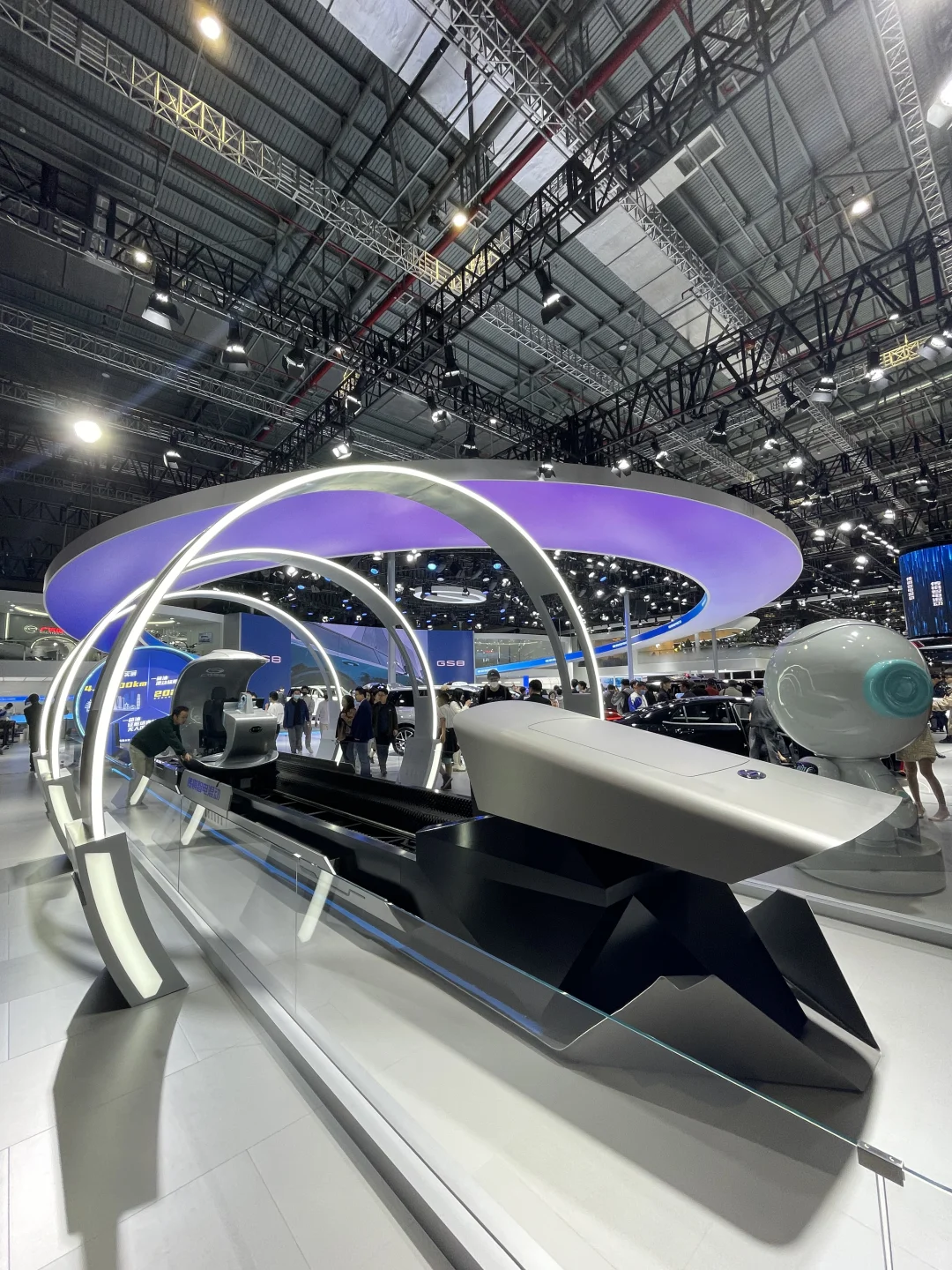 灯膜在车展中的应用