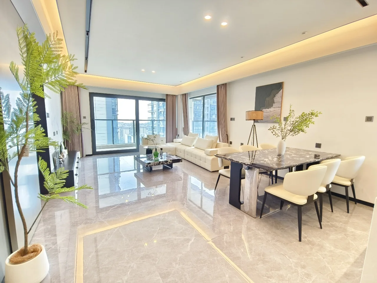 官渡区，靠近山海湾，滇池会展中心三房两卫