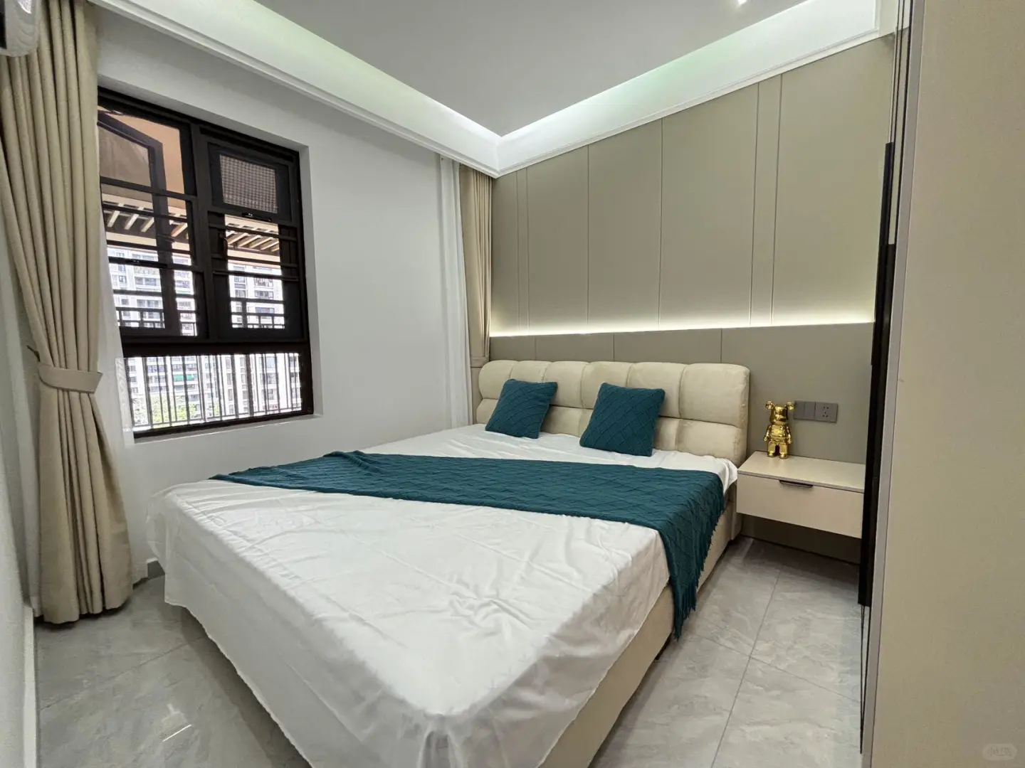 昆明官渡区滇池会展中心三室两卫出租2500