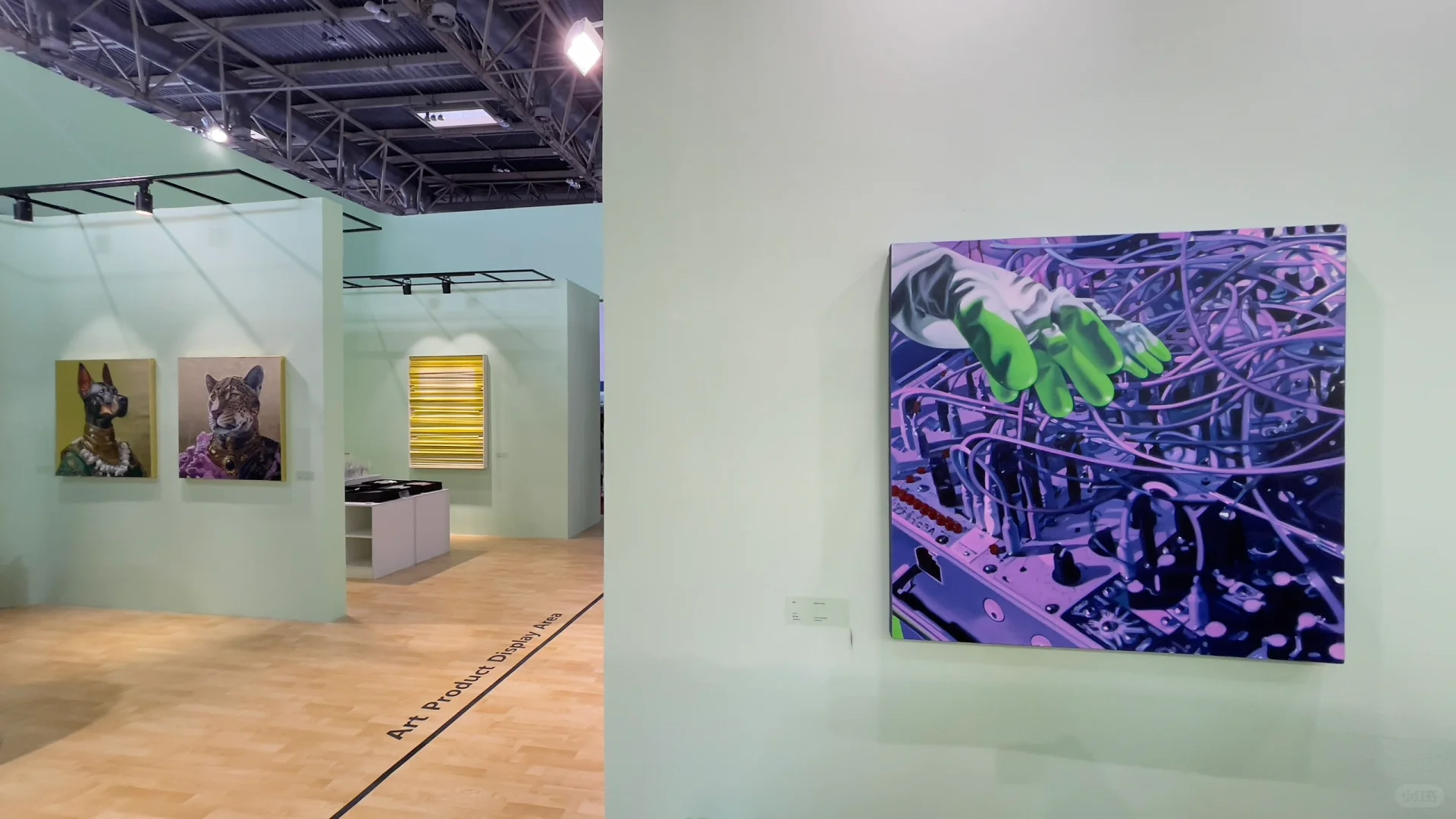 带我们艺术家的作品参加一个不一样的展会