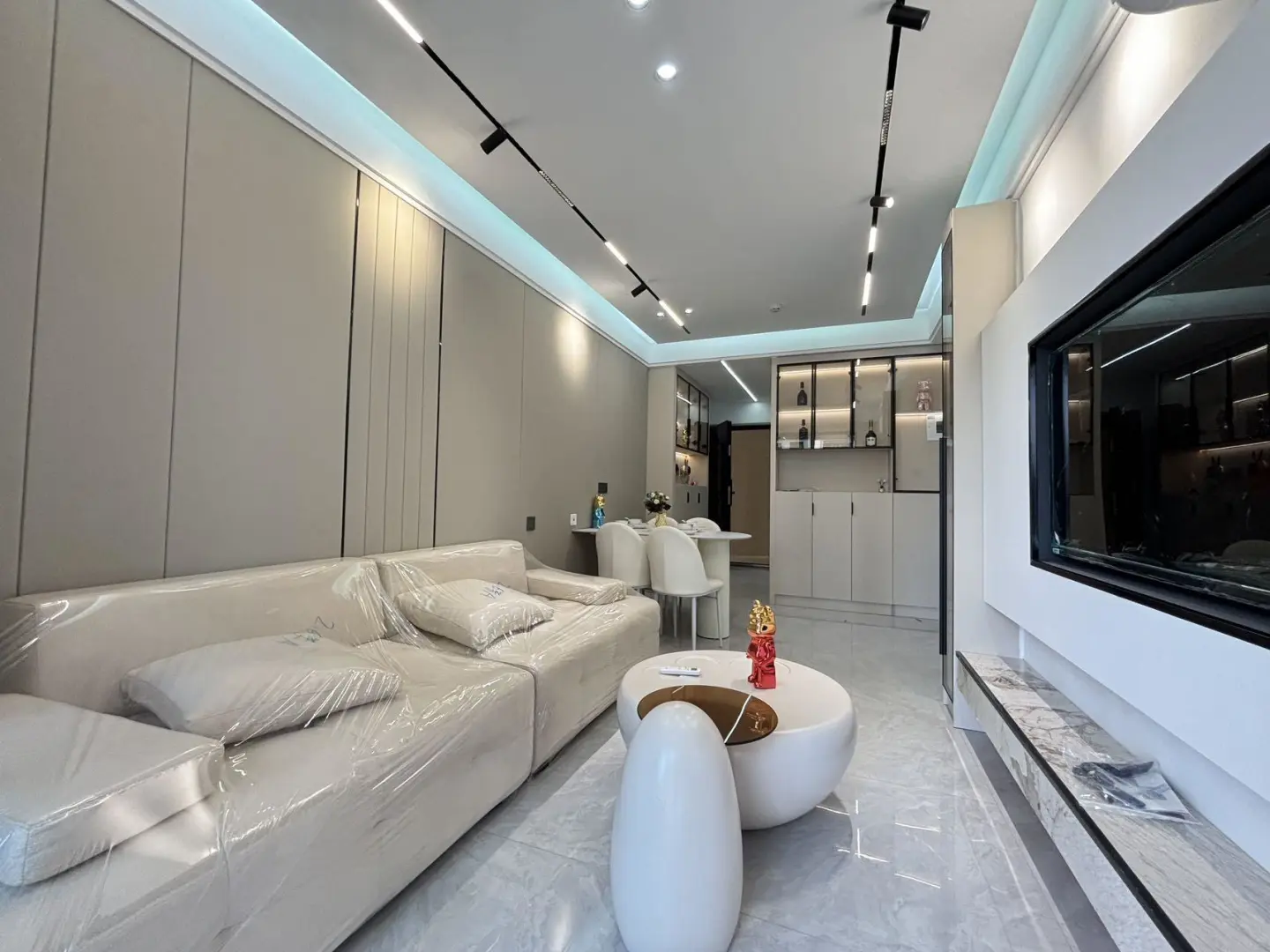 昆明官渡区滇池会展中心三室两卫出租2500