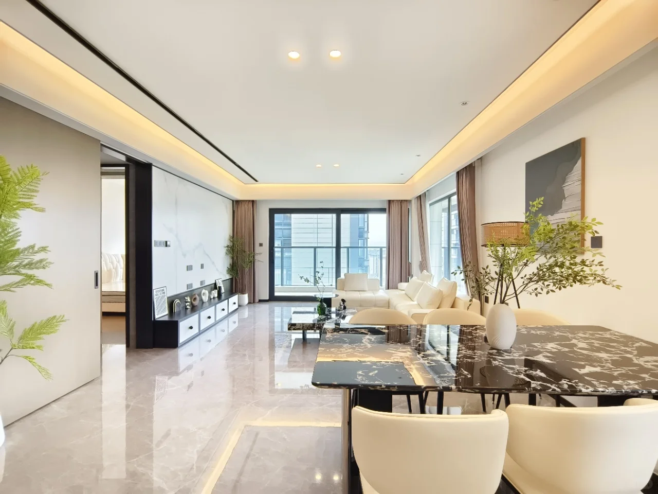 官渡区，靠近山海湾，滇池会展中心三房两卫