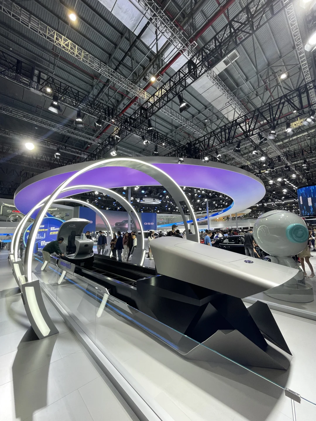 灯膜在车展中的应用