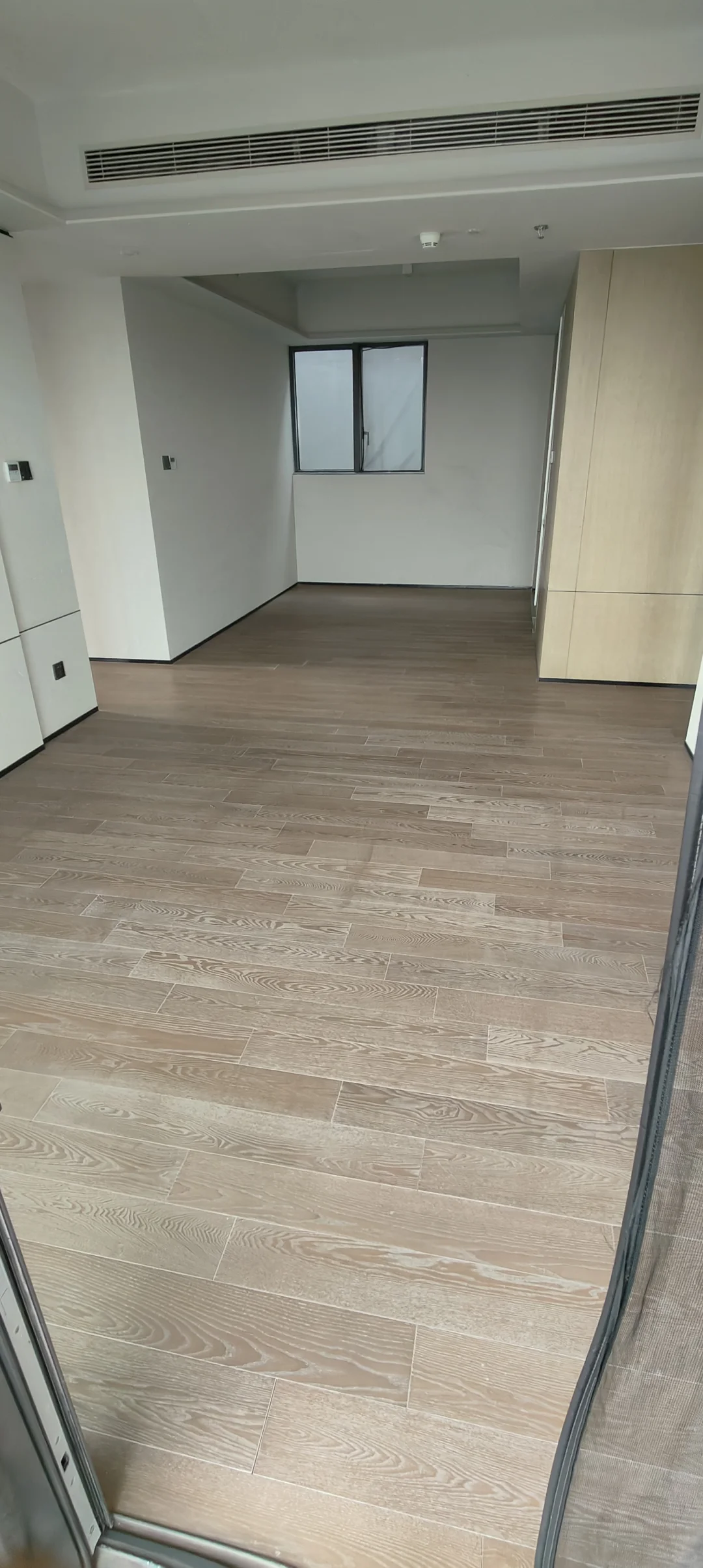 会展湾水岸 精装朝南 空四房 边户 随时看房