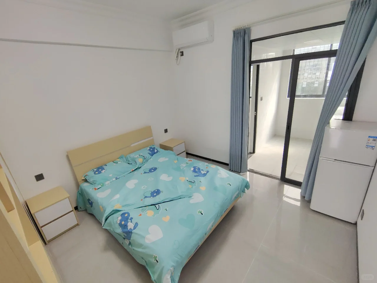 会展湾大单间，押一付一