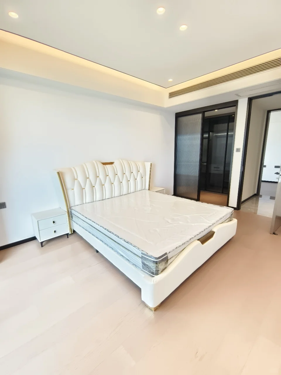 官渡区，靠近山海湾，滇池会展中心三房两卫