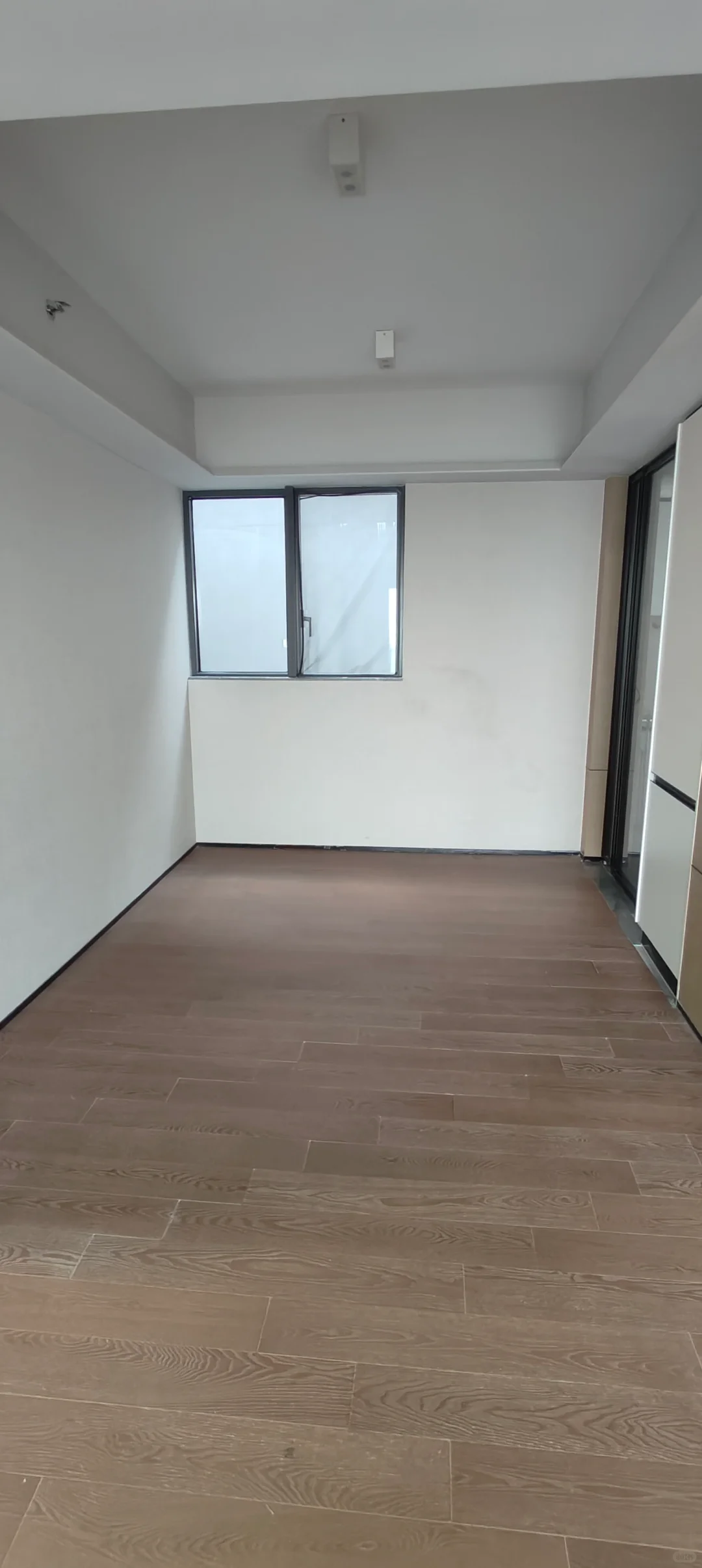 会展湾水岸 精装朝南 空四房 边户 随时看房