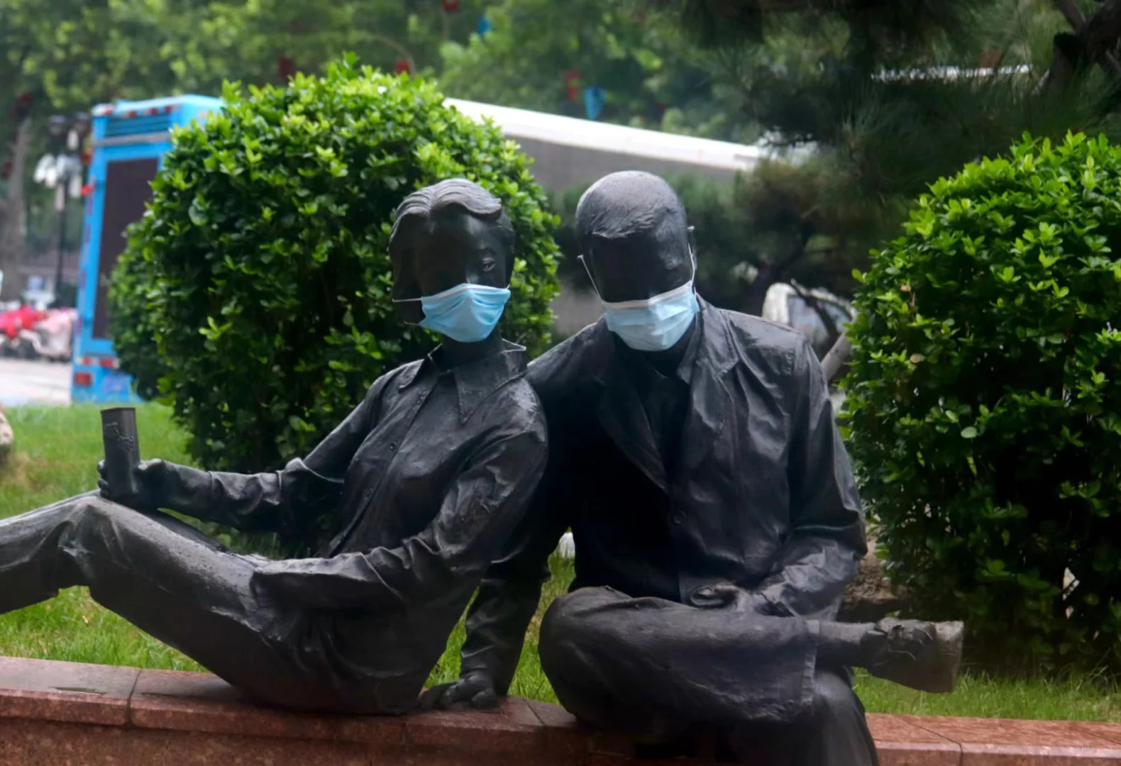 小红书影像发现计划｜上世纪末的铜像