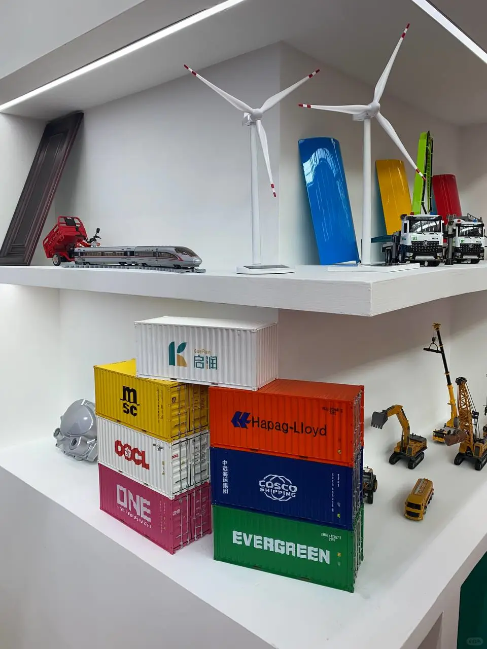 油漆展览会 | Paint fair | Выставка красо