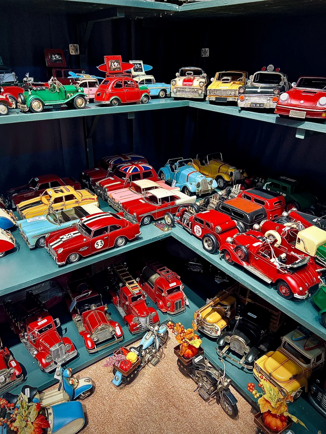 广交会| 复古玩具装饰摆件让人挪不开眼!?