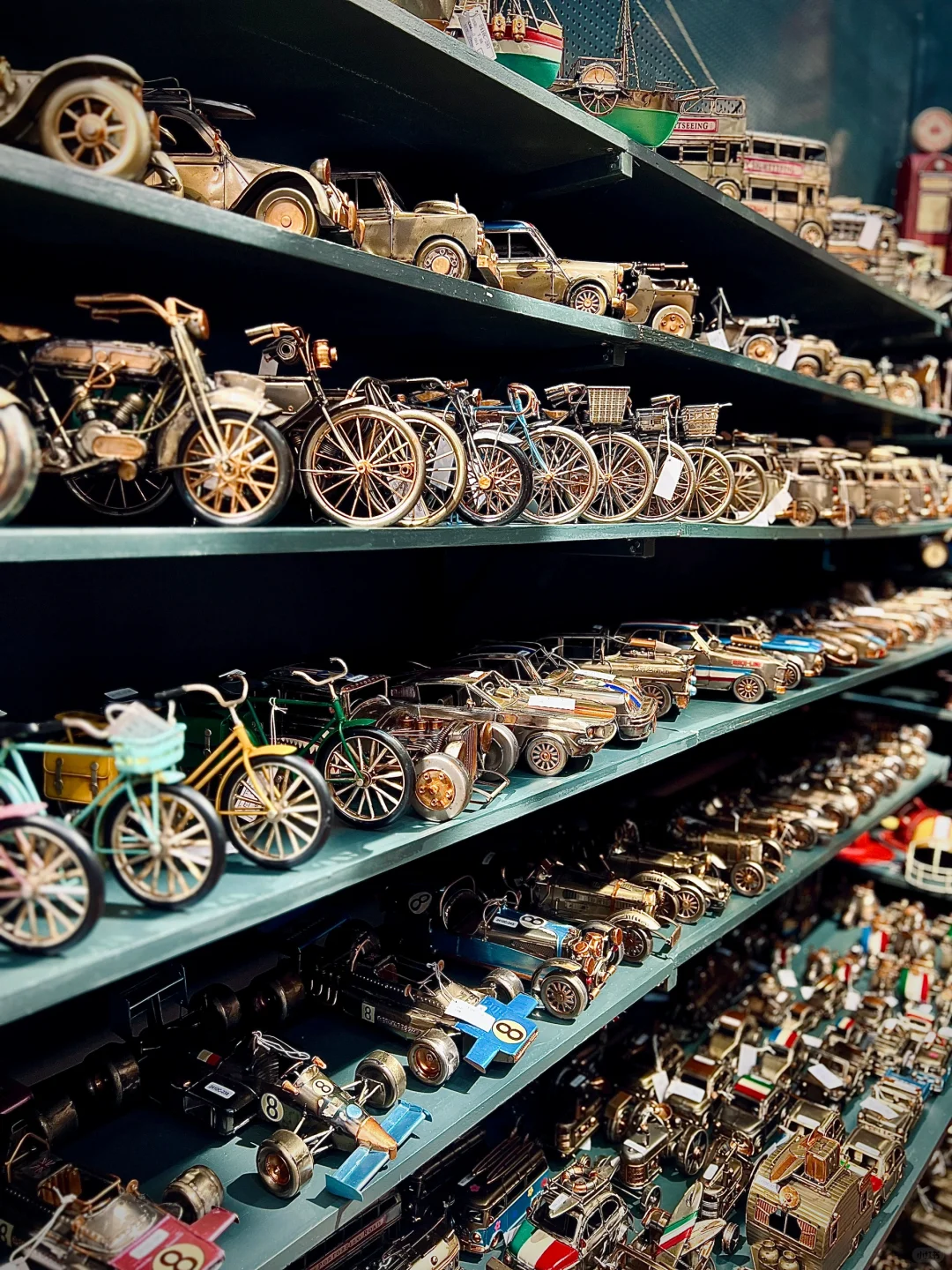 广交会| 复古玩具装饰摆件让人挪不开眼!?