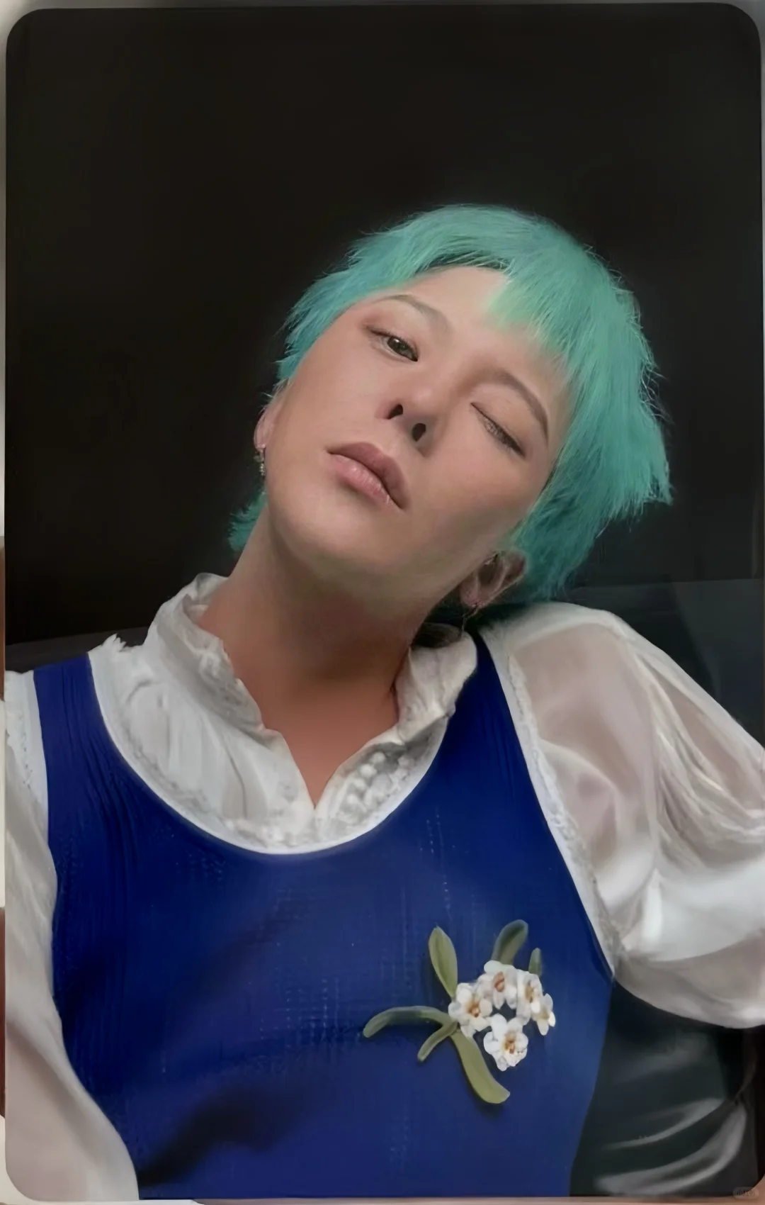 权志龙线下展览未公开小卡扫图