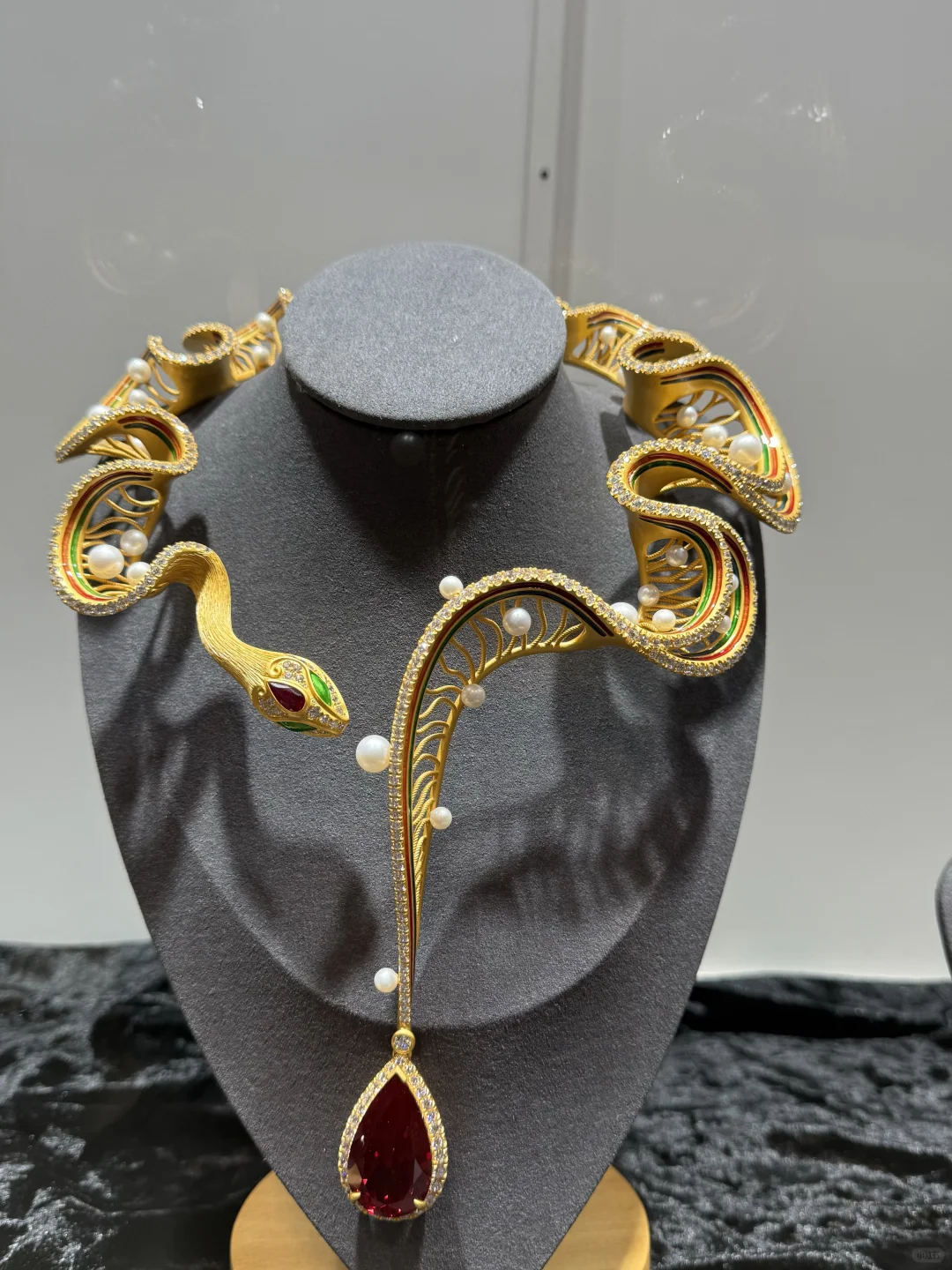 一起来洗洗眼睛～香港珠宝展上好看的设计